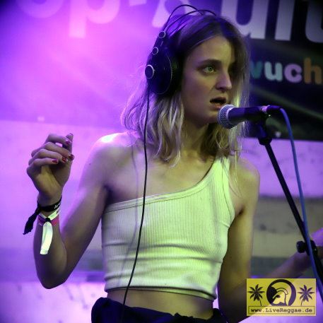 Solarpoweredmoontown (D) with Lisa Uebel (D) Pop-Kultur Festival - Frannz Garten, Berlin - 1. September 2023 (3).JPG